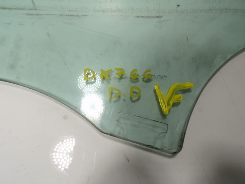 Recambio de cristal puerta delantero derecho para hyundai i40 1.7 crdi cat referencia OEM IAM 824213Z000  