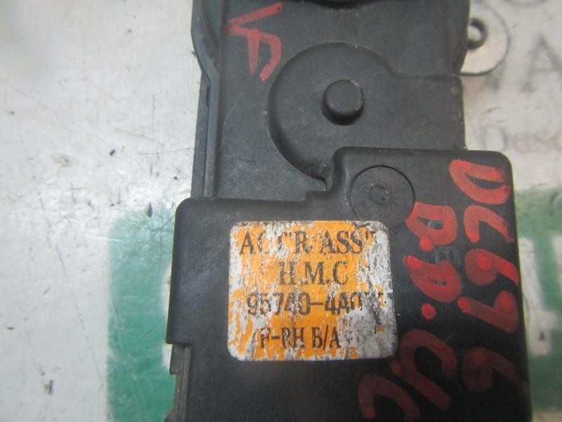 Recambio de motor c/c delantero derecho para hyundai h1 kasten (flügeltüren h.) referencia OEM IAM 957404A050  