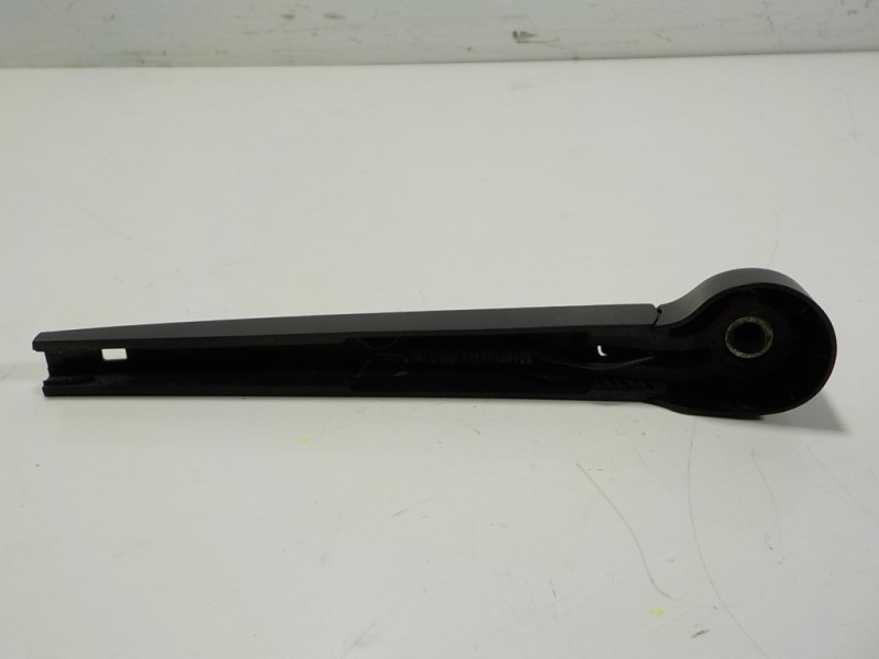 Recambio de brazo limpia trasero para skoda kamiq (nw4) 1.0 tsi referencia OEM IAM 6R6955707B 6589557 