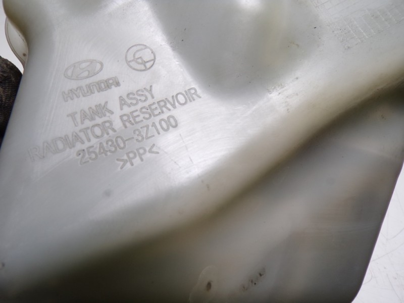 Recambio de deposito expansion para hyundai i40 1.7 crdi cat referencia OEM IAM 254303Z100 254303Z100 