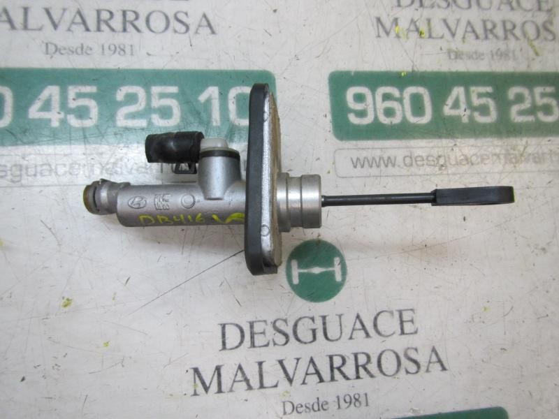 Recambio de bomba embrague para kia pro_cee´d 1.6 crdi cat referencia OEM IAM 416052H000  