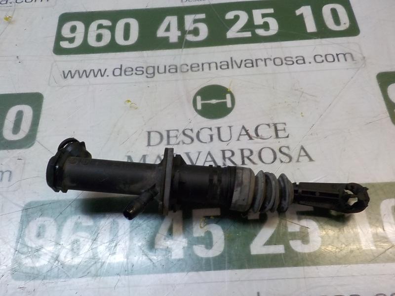 Recambio de bomba embrague para renault scenic iii grand expression referencia OEM IAM 306100018R  