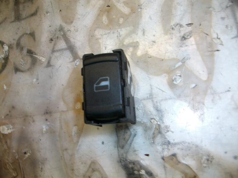 Recambio de mando elevalunas trasero derecho para volkswagen bora berlina (1j2) conceptline referencia OEM IAM   