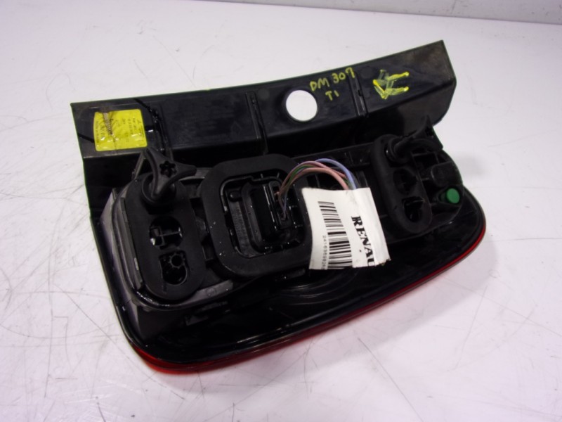 Recambio de piloto trasero izquierdo para dacia duster ambiance 4x2 referencia OEM IAM 265550035R 265550035R 