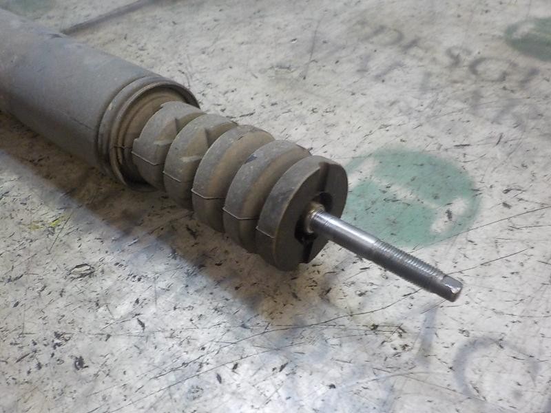 Recambio de amortiguador trasero izquierdo para renault clio iii 1.5 dci diesel referencia OEM IAM   