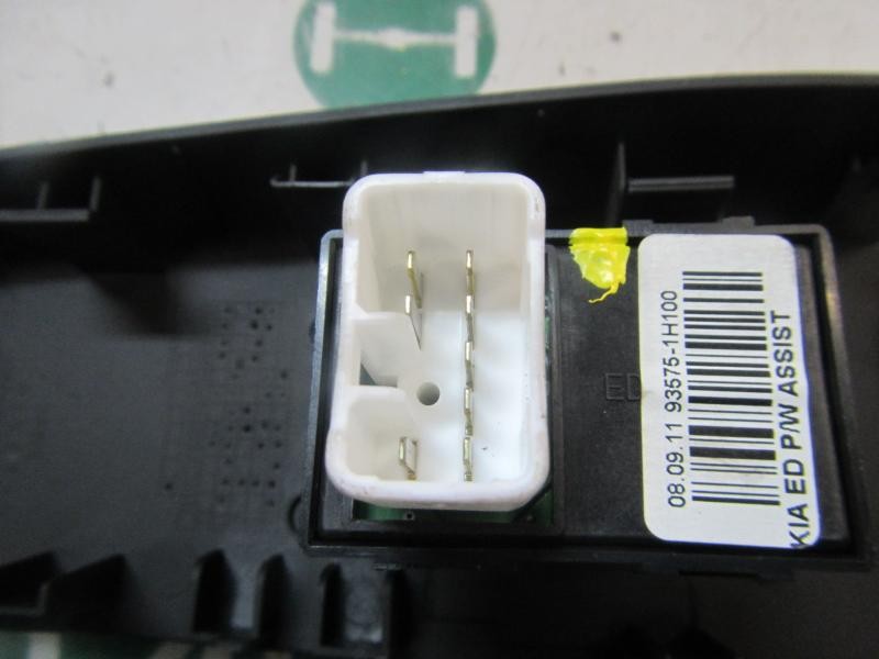 Recambio de mando elevalunas delantero derecho para kia pro_cee´d 1.6 crdi cat referencia OEM IAM 935751H100EQ 935751H100 
