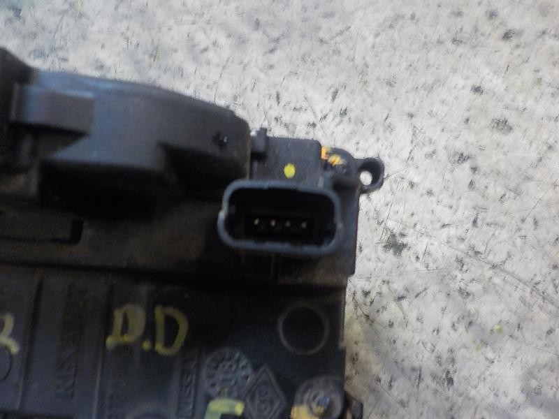 Recambio de cerradura puerta delantera derecha para renault clio iii 1.5 dci diesel referencia OEM IAM   