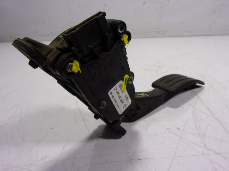 Recambio de potenciometro pedal para dacia duster ambiance 4x2 referencia OEM IAM 6001548477 6PV00908502 