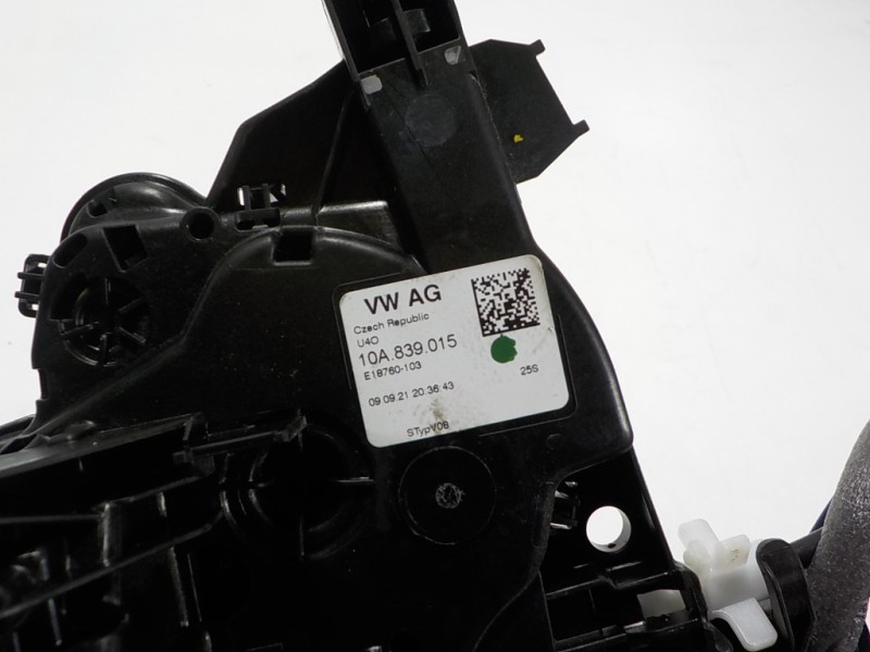 Recambio de cerradura puerta trasera izquierda para skoda kamiq (nw4) 1.0 tsi referencia OEM IAM 10A839015 10A839015 