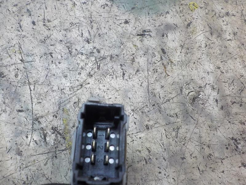 Recambio de mando elevalunas delantero derecho para renault clio iii 1.5 dci diesel referencia OEM IAM   