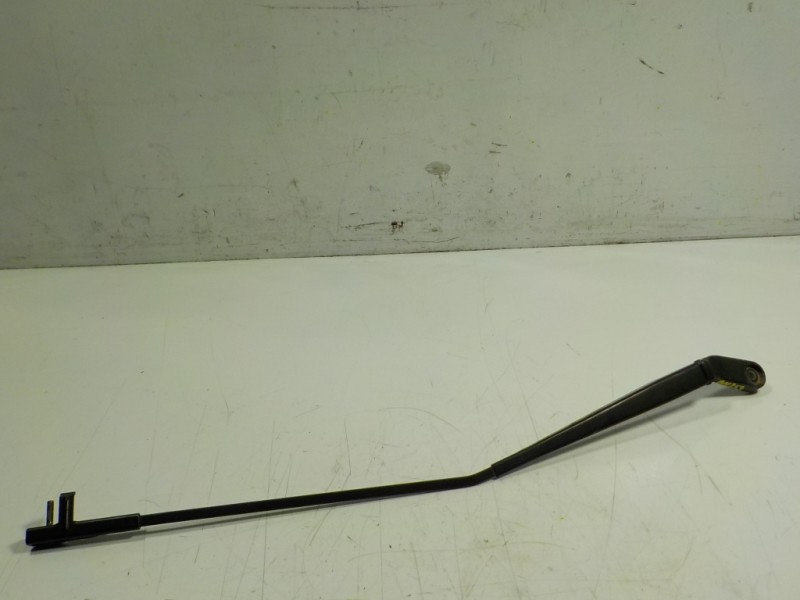 Recambio de brazo limpia delantero derecho para volkswagen polo (9n1) 1.2 12v referencia OEM IAM   