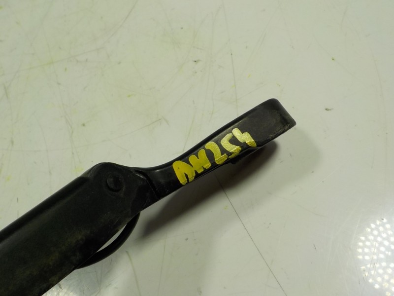 Recambio de brazo limpia delantero derecho para volkswagen polo (9n1) 1.2 12v referencia OEM IAM   