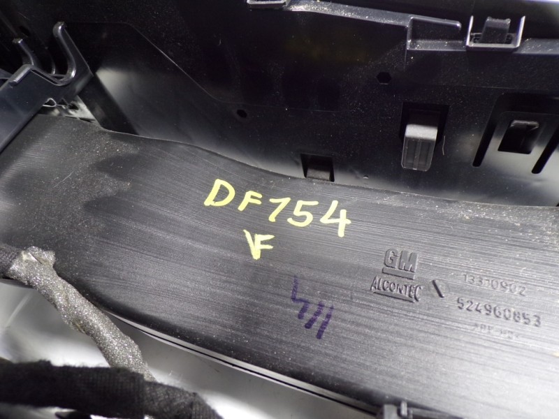 Recambio de apoyabrazos central para opel insignia berlina 2.0 cdti cat referencia OEM IAM 13269990  