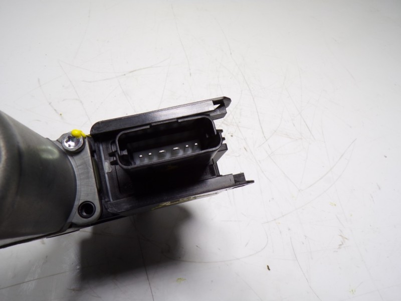 Recambio de motor elevalunas trasero izquierdo para hyundai i40 1.7 crdi cat referencia OEM IAM 834503Z010 834503Z010 