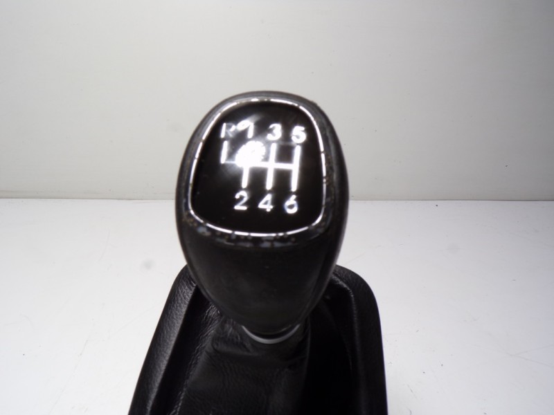 Recambio de palanca cambio para hyundai i40 1.7 crdi cat referencia OEM IAM 437003Z250RY  