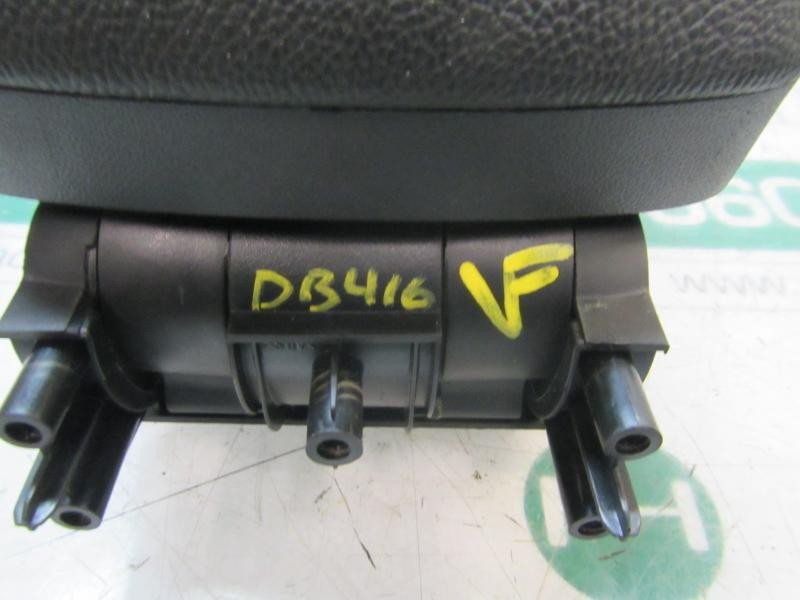 Recambio de apoyabrazos central para kia pro_cee´d 1.6 crdi cat referencia OEM IAM 846601H0000W  