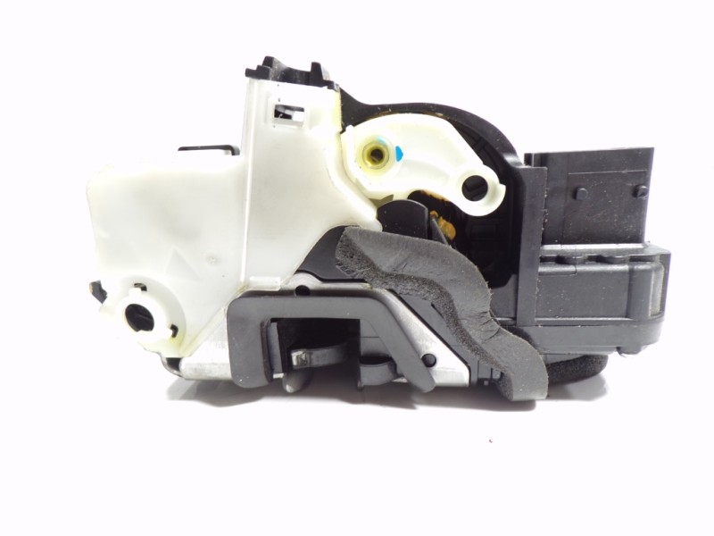 Recambio de cerradura puerta delantera derecha para opel insignia berlina 2.0 cdti cat referencia OEM IAM 13579523  