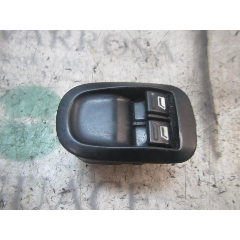 Recambio de mando elevalunas delantero izquierdo para peugeot 206 berlina 1.9 diesel referencia OEM IAM   