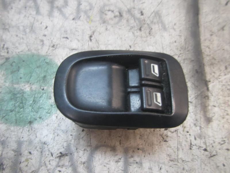 Recambio de mando elevalunas delantero izquierdo para peugeot 206 berlina 1.9 diesel referencia OEM IAM   