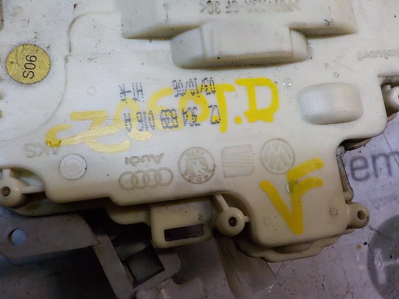 Recambio de cerradura puerta trasera derecha para volkswagen passat variant (3c5) 1.9 tdi referencia OEM IAM 3C4839016A  