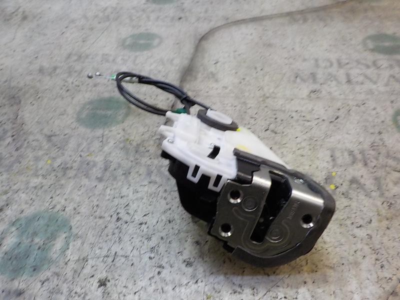 Recambio de cerradura puerta trasera derecha para toyota yaris 1.4 turbodiesel cat referencia OEM IAM 690500D060  