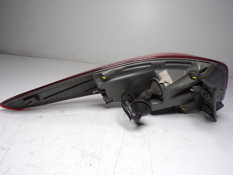 Recambio de piloto trasero derecho para hyundai i40 1.7 crdi cat referencia OEM IAM 924023Z300  