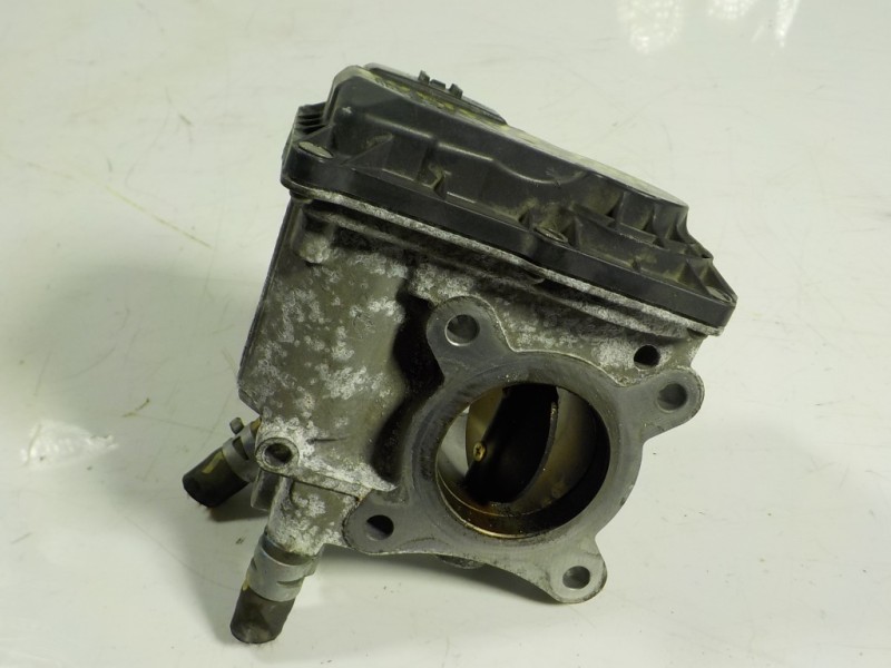 Recambio de caja mariposa para toyota auris 1.4 turbodiesel cat referencia OEM IAM  261000N020 