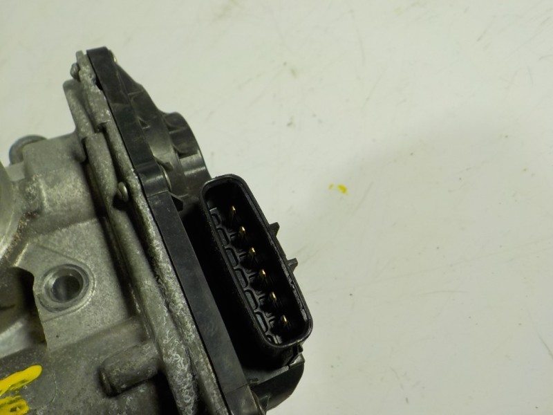 Recambio de caja mariposa para toyota auris 1.4 turbodiesel cat referencia OEM IAM  261000N020 