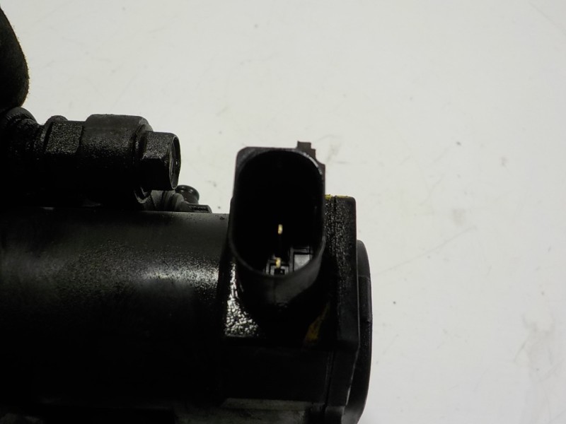 Recambio de pinza freno trasera derecha para hyundai i40 1.7 crdi cat referencia OEM IAM 582303Z100  