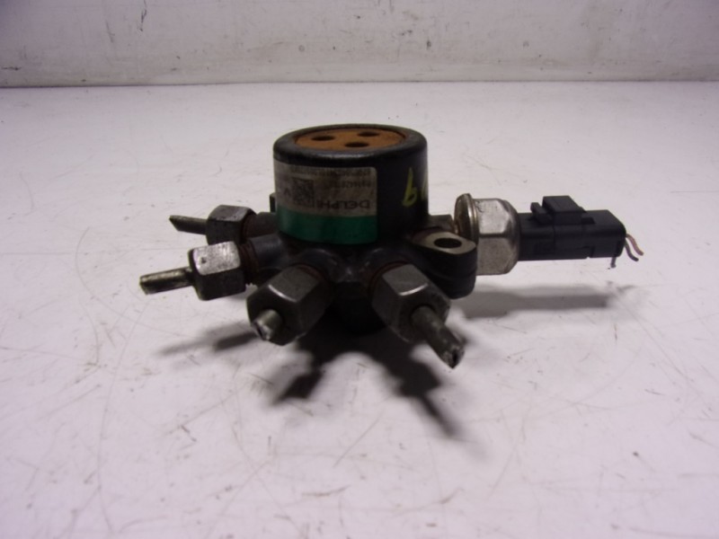 Recambio de rampa inyectora para dacia duster ambiance 4x2 referencia OEM IAM 8200584034 R9144Z070R 