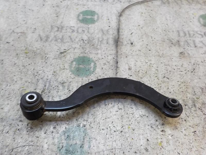 Recambio de brazo suspension superior trasero izquierdo para toyota auris hybrid business referencia OEM IAM 4877012010  