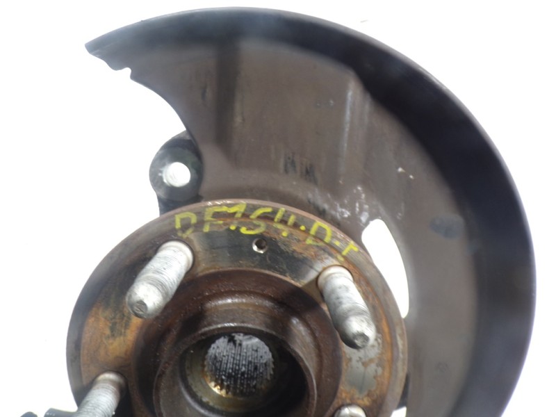 Recambio de mangueta delantera izquierda para opel insignia berlina 2.0 cdti cat referencia OEM IAM 13219080  