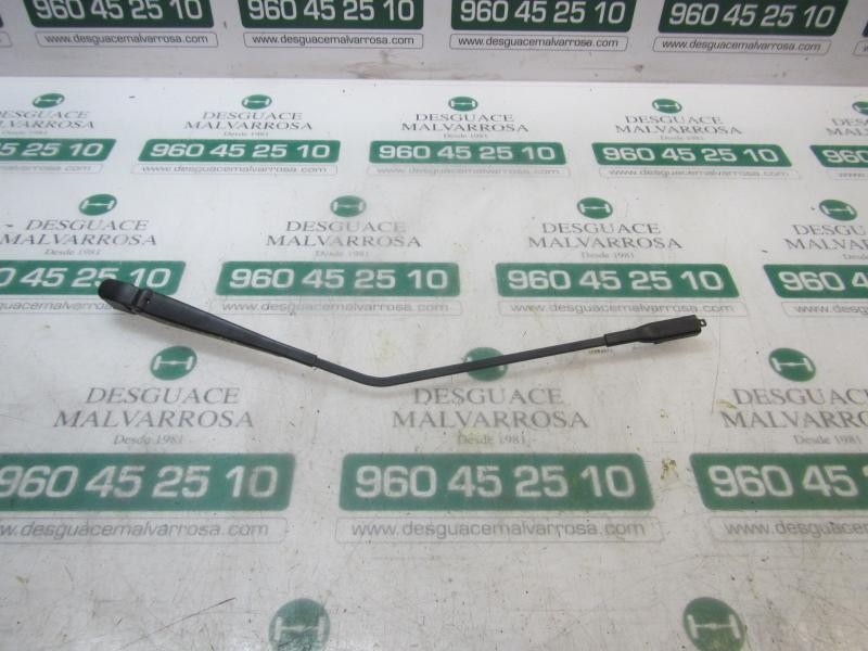 Recambio de brazo limpia trasero para opel insignia berlina edition referencia OEM IAM 13227421  