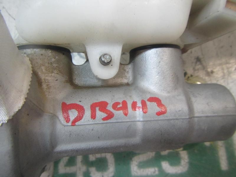 Recambio de bomba freno para kia rio drive referencia OEM IAM 585101R200  