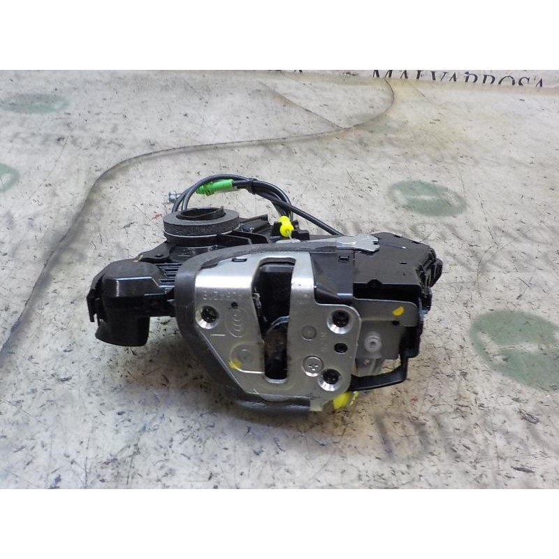 Recambio de cerradura puerta delantera izquierda para toyota auris hybrid business referencia OEM IAM 6904002211  