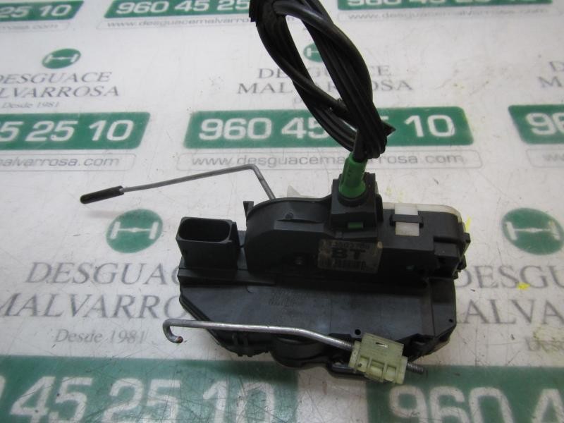 Recambio de cerradura puerta trasera derecha para opel insignia berlina edition referencia OEM IAM 13503180  