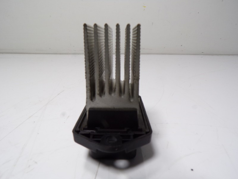 Recambio de resistencia calefaccion para hyundai i40 1.7 crdi cat referencia OEM IAM 971792J000  