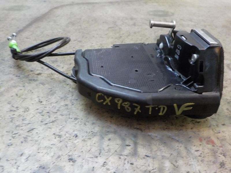 Recambio de cerradura puerta trasera derecha para toyota auris hybrid business referencia OEM IAM 6905005051  