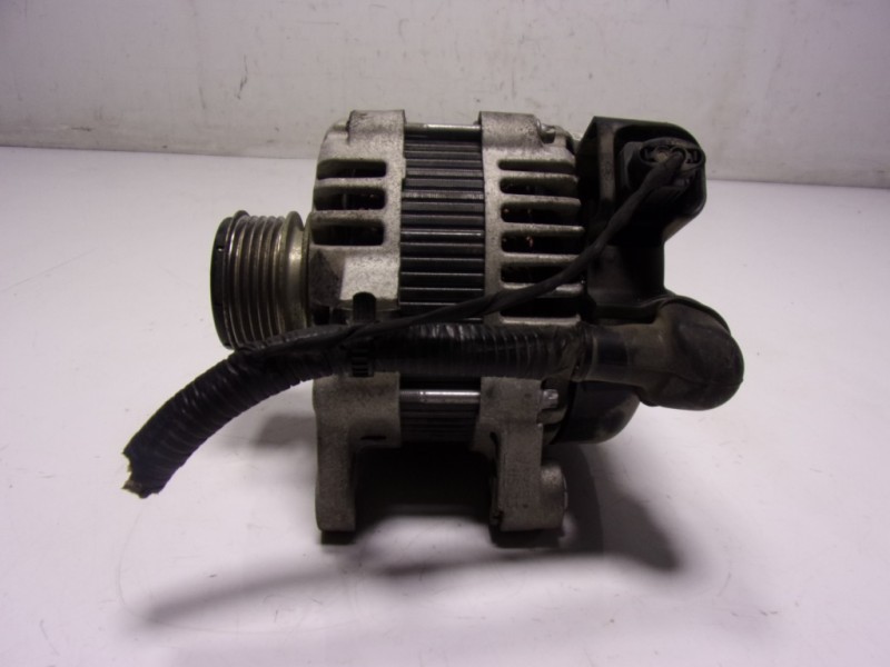 Recambio de alternador para hyundai i40 1.7 crdi cat referencia OEM IAM 373002A900 373002A900 
