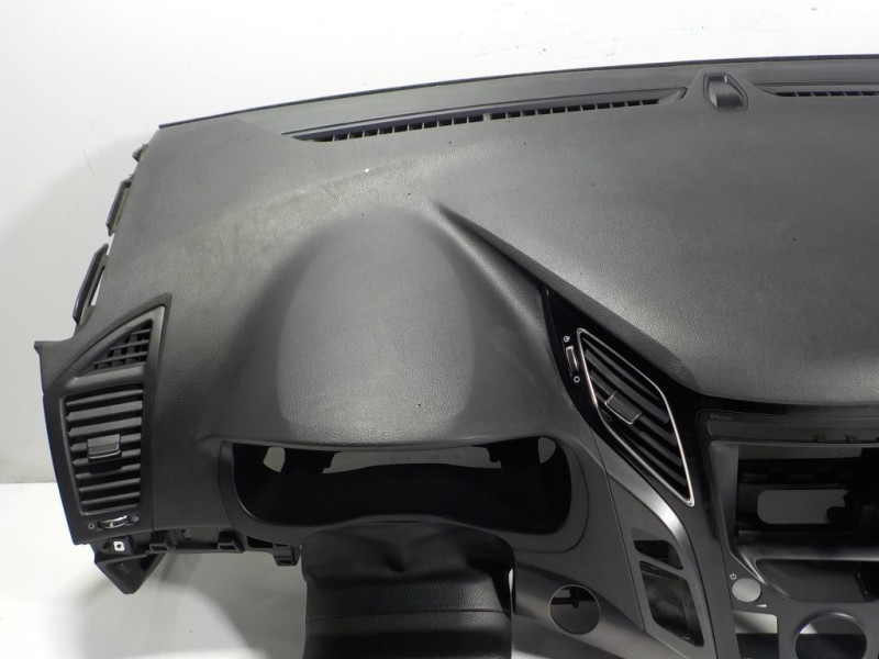 Recambio de salpicadero para hyundai i40 1.7 crdi cat referencia OEM IAM 845303Z000  847103Z000RY