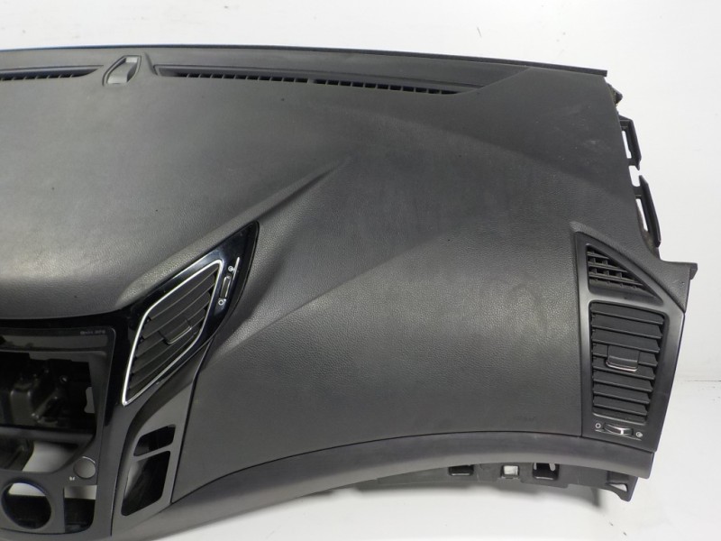 Recambio de salpicadero para hyundai i40 1.7 crdi cat referencia OEM IAM 845303Z000  847103Z000RY