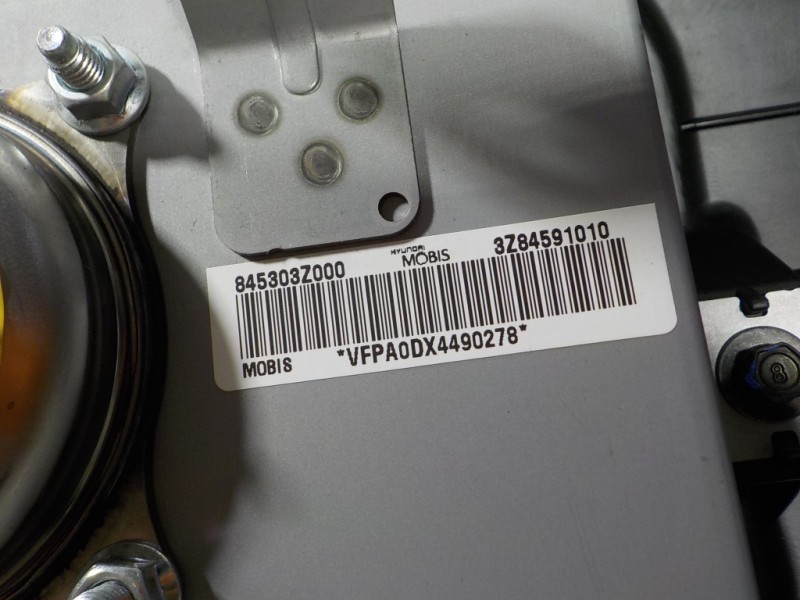 Recambio de salpicadero para hyundai i40 1.7 crdi cat referencia OEM IAM 845303Z000  847103Z000RY