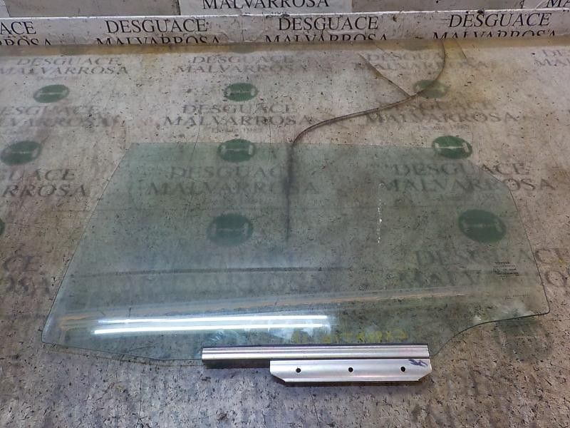 Recambio de cristal puerta trasero izquierdo para toyota auris hybrid business referencia OEM IAM 6810402340  