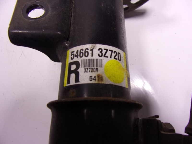 Recambio de amortiguador delantero derecho para hyundai i40 1.7 crdi cat referencia OEM IAM 546613Z720 546613Z720 