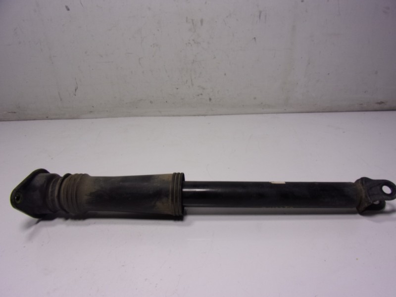 Recambio de amortiguador trasero derecho para hyundai i40 1.7 crdi cat referencia OEM IAM 553113Z710 553113Z710 