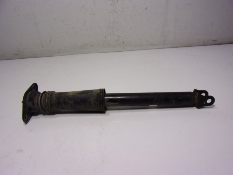 Recambio de amortiguador trasero izquierdo para hyundai i40 1.7 crdi cat referencia OEM IAM 553113Z710 553113Z710 