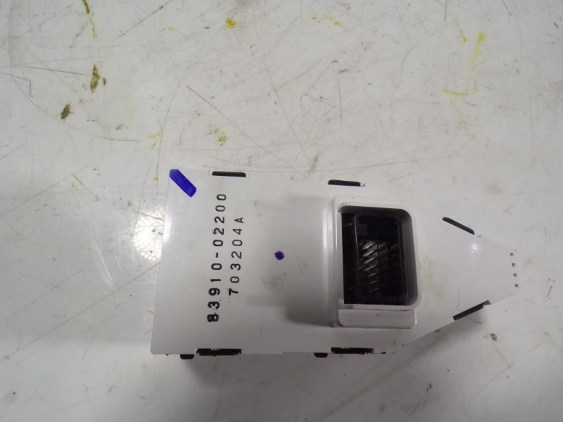 Recambio de modulo electronico para toyota auris 1.8 16v cat (híbrido) referencia OEM IAM 8391002200 8391002200 