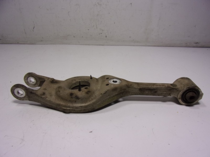 Recambio de brazo suspension inferior trasero derecho para hyundai i40 1.7 crdi cat referencia OEM IAM 552203Z055  