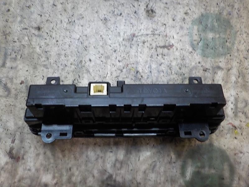 Recambio de mando climatizador para toyota auris hybrid business referencia OEM IAM 5590002C60  