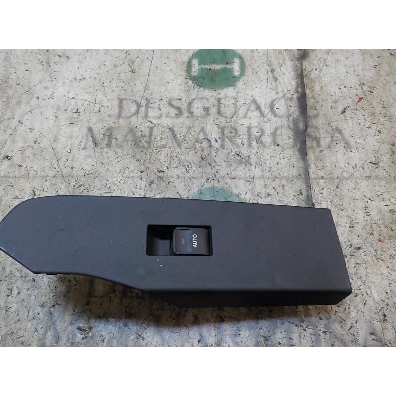 Recambio de mando elevalunas delantero derecho para toyota auris hybrid business referencia OEM IAM 8481002140  